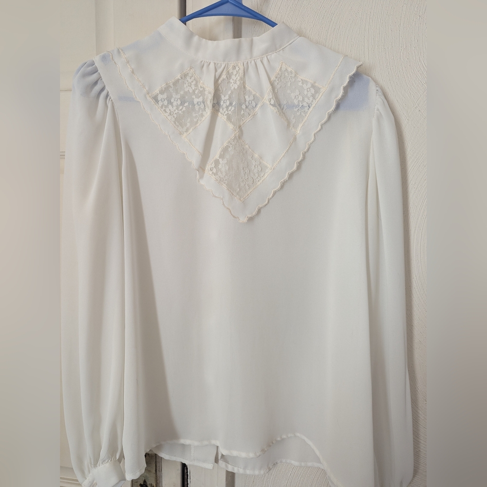Vintage white Rae Hepburn California blouse